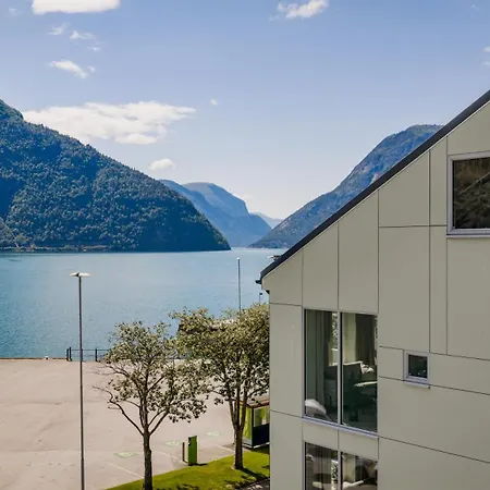 Klingenberg Fjord Årdalstangen
